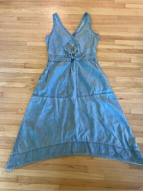 Vintage GAP Parisian cowgirl Americana chambray denim tie waist deep v-neck midi